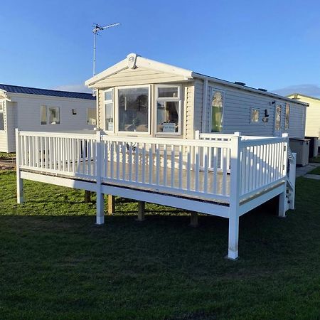 The Beach Retreat, Lido Beach, Prestatyn Exterior photo